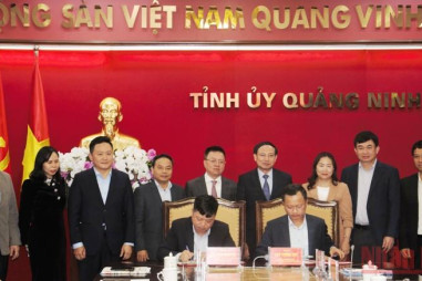 Ký kết hợp tác truyền thông giữa Báo Nhân Dân và tỉnh Quảng Ninh
