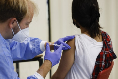 Mũi vaccine thứ 4 ngừa COVID-19 giúp giảm 78% nguy cơ tử vong