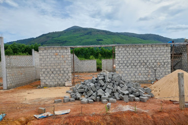 Quảng Bình: Tiếp tục tình trạng xây nhà, trồng cây “đón đầu” dự án