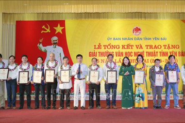 Yên Bái: Trao tặng giải thưởng Văn học nghệ thuật cho 52 tác giả, nhóm tác giả