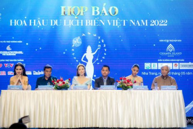 Hoa hậu Du lịch Biển Việt Nam khởi động năm du lịch với vương miện trị giá 1,8 tỷ đồng