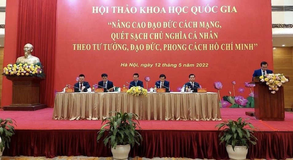 Nâng cao đạo đức cách mạng, quét sạch chủ nghĩa cá nhân theo tư tưởng, đạo đức, phong cách Hồ Chí Minh