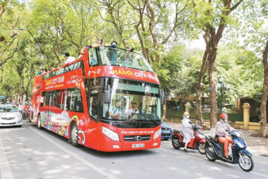 Đại biểu tham dự Seagames 31 được trải nghiệm xe buýt 2 tầng du lịch “Hanoi City tour” miễn phí quanh Hà Nội