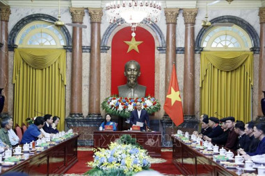 Chủ tịch nước gặp mặt Đoàn đại biểu đồng bào dân tộc thiểu số tỉnh Tuyên Quang