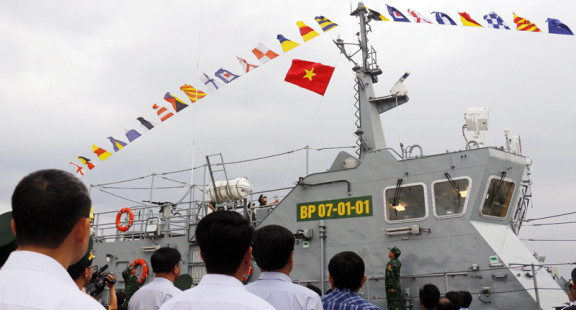 Quảng Bình tiếp nhận tàu tuần tra cao tốc, củng cố sức mạnh lực lượng vũ trang