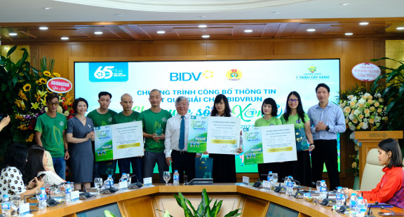 BIDV công bố kết quả và trao thưởng "Giải chạy BIDVRUN - Cho cuộc sống Xanh 2022"