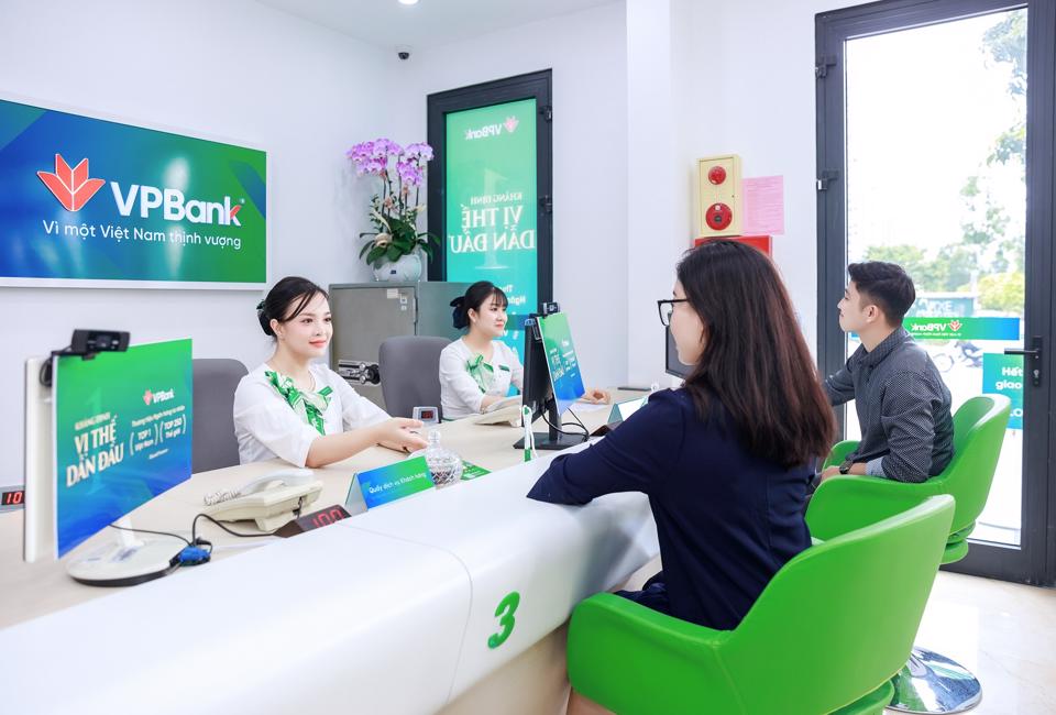 VPBank dành tặng hàng chục nghìn quà tặng cho khách hàng 