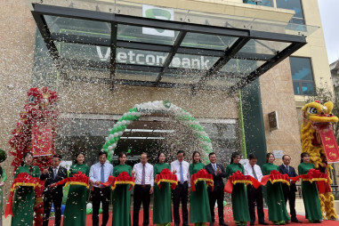 Vietcombank Phú Thọ khai trương trụ sở mới tại TP Việt Trì