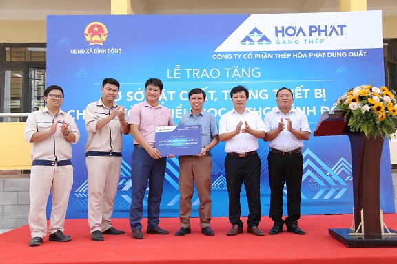 Hòa Phát Dung Quất tài trợ hơn 5 tỷ đồng nâng cấp trường học và trạm y tế tại Quảng Ngãi