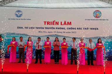 Bến Tre: Triển lãm ảnh, tư liệu tuyên truyền phòng, chống rác thải nhựa