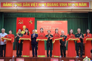 Khai mạc Triển lãm “Tình đoàn kết, hữu nghị Việt Nam - Campuchia”