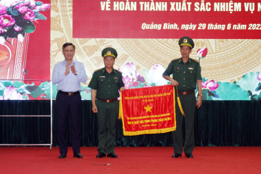 Bộ đội Biên phòng tỉnh Quảng Bình nhận Cờ thi đua của Thủ tướng Chính phủ