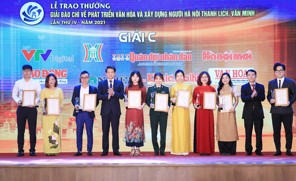 Ban Thường vụ Thành ủy Hà Nội ban hành Kế hoạch tổ chức 2 Giải báo chí