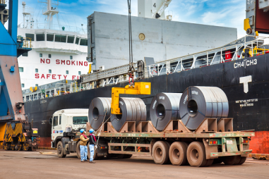 Hòa Phát cung cấp gần 4 triệu tấn thép cho thị trường 6 tháng đầu năm