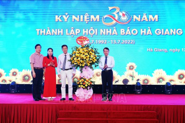 Hội Nhà báo tỉnh Hà Giang kỷ niệm 30 năm ngày thành lập