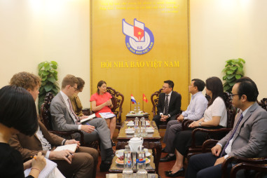 Chủ tịch Hội Nhà báo Việt Nam Lê Quốc Minh tiếp Đại sứ Nhân quyền Bộ Ngoại giao Vương quốc Hà Lan