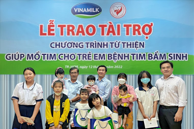 Vinamilk tiếp tục hỗ trợ phẫu thuật tim và mắt cho trẻ em khó khăn