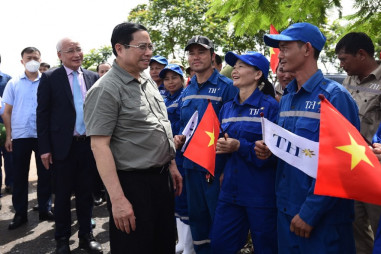 Thủ tướng Phạm Minh Chính thăm và làm việc tại Tập đoàn TH