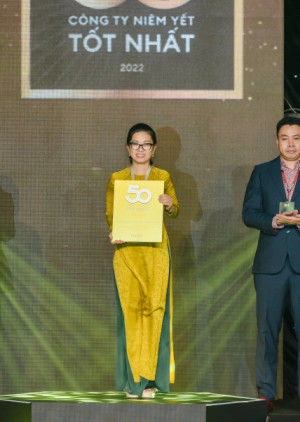 Ngân hàng duy nhất 10 lần liên tiếp được vinh danh Top 50 công ty niêm yết tốt nhất Việt Nam mang tên Vietcombank