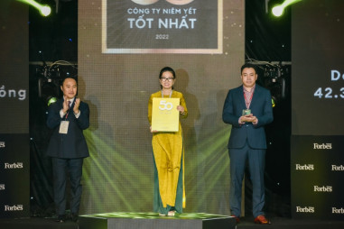 Ngân hàng duy nhất 10 lần liên tiếp được vinh danh Top 50 công ty niêm yết tốt nhất Việt Nam mang tên Vietcombank