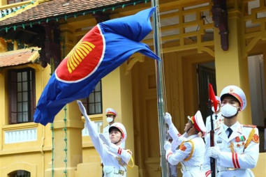Trang trọng Lễ thượng cờ kỷ niệm 55 năm thành lập ASEAN