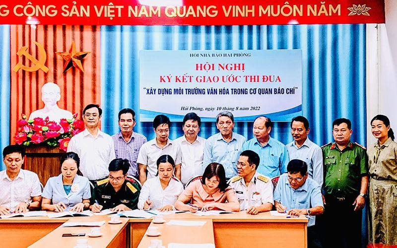 Hải Phòng ký giao ước thi đua xây dựng môi trường văn hóa trong các cơ quan báo chí