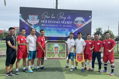 Hội doanh nhân trẻ Hải Phòng giao lưu bóng đá với FC doanh nghiệp Hà Nội