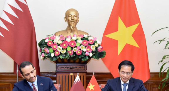 Việt Nam - Qatar ký hiệp định về miễn thị thực