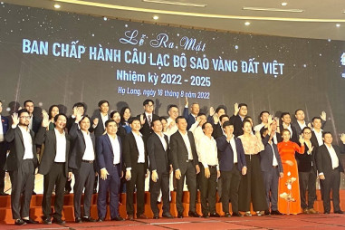 Ra mắt BCH Câu lạc bộ doanh nhân Sao Vàng đất Việt nhiệm kỳ 2022-2025