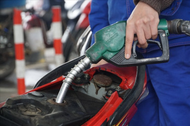Giá xăng, dầu tiếp tục giảm