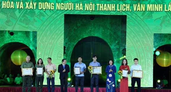 Hà Nội trao Giải báo chí về phát triển văn hóa và xây dựng người Hà Nội thanh lịch, văn minh lần V