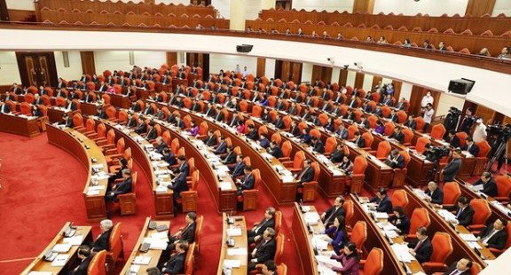 Trung ương Đảng thảo luận Báo cáo tình hình kinh tế - xã hội, ngân sách