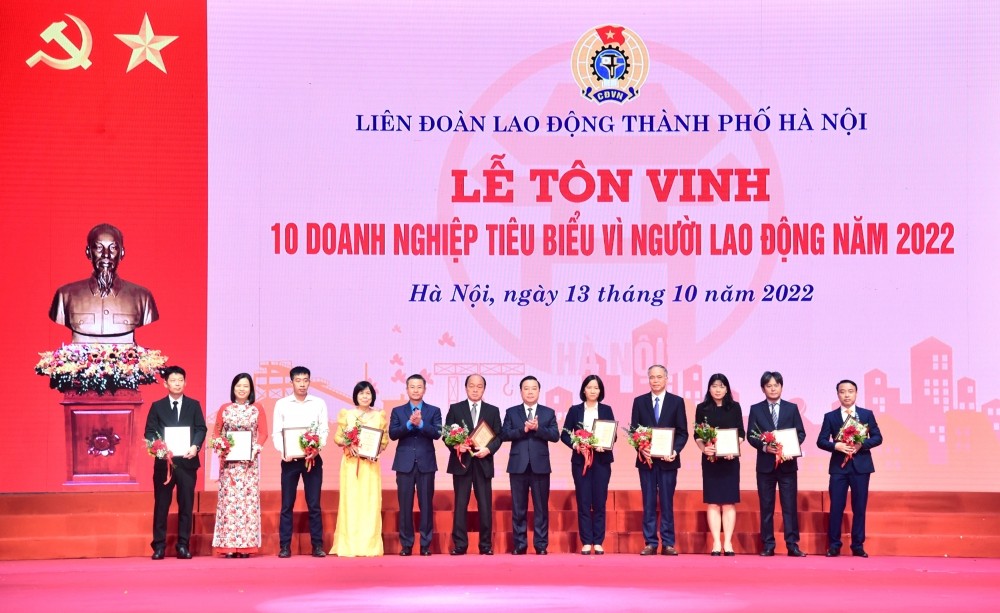 Hà Nội tôn vinh 10 doanh nghiệp tiêu biểu, 100 gương người lao động sáng kiến, sáng tạo