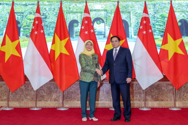 Tổng thống Singapore và Thủ tướng Phạm Minh Chính nhất trí khuyến khích phát triển các KCN VSIP