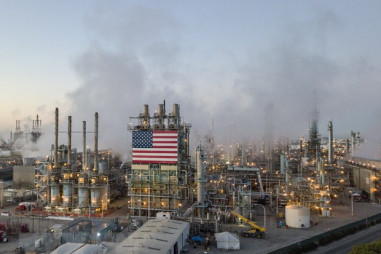 Mỹ tuyên bố sẽ xả 15 triệu thùng dầu từ kho dự trữ chiến lược