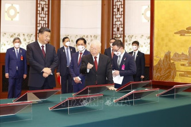 Việt Nam - Trung Quốc ký kết 13 văn kiện hợp tác giữa hai Đảng, hai nước
