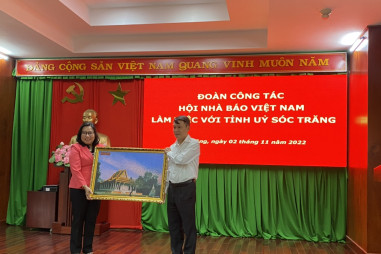 Đoàn công tác Hội Nhà báo Việt Nam làm việc với Tỉnh ủy Sóc Trăng