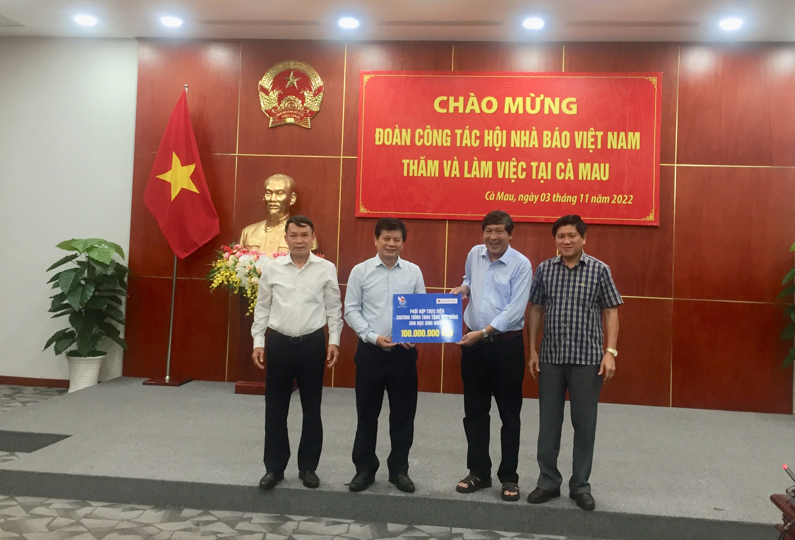 Đoàn công tác Hội Nhà báo Việt Nam thăm và làm việc tại tỉnh Cà Mau