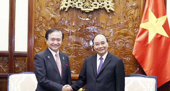 Chủ tịch nước Nguyễn Xuân Phúc tiếp Thống đốc tỉnh Kanagawa (Nhật Bản)