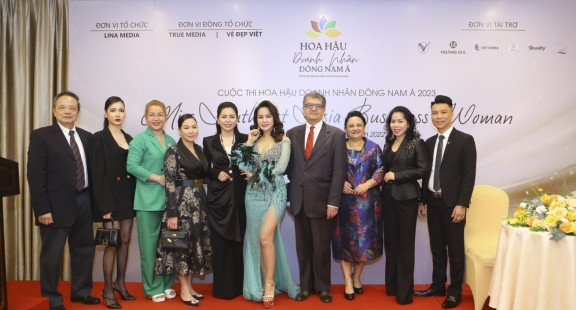 Hoa hậu Nông Thúy Hằng tham dự họp báo công bố “Hoa hậu doanh nhân Đông Nam Á 2023”