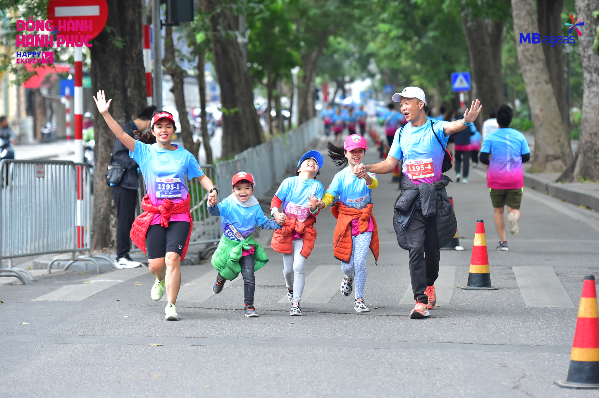 Khai mạc giải chạy HAPPY EKIDEN: Đồng hành là hạnh phúc