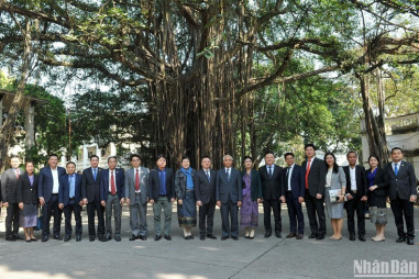 Đẩy mạnh hợp tác giữa cơ quan báo Đảng của Việt Nam và Lào