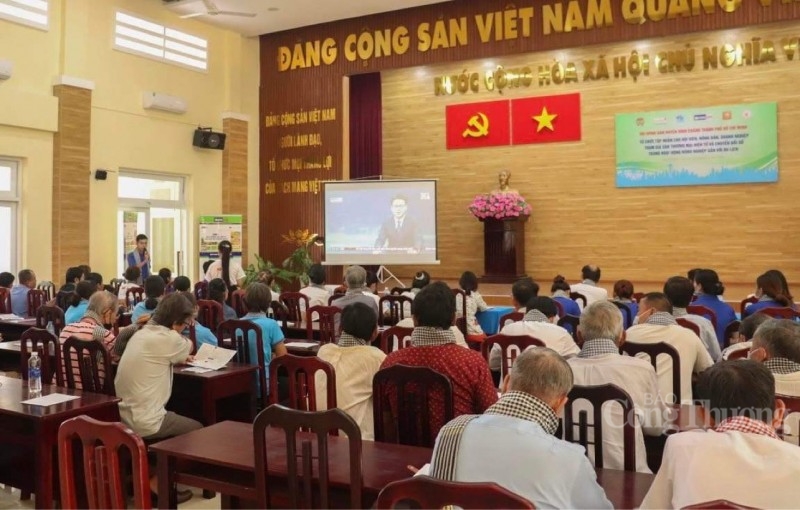 Tập huấn nông dân và doanh nghiệp tham gia sàn thương mại điện tử, chuyển đổi số