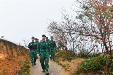 Tết ấm nơi biên cương