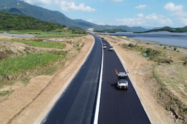 Cao tốc Nha Trang - Cam Lâm tăng tốc để cán đích trước thời hạn
