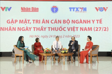 Báo chí tri ân cán bộ y tế nhân Ngày thầy thuốc Việt Nam 27/2
