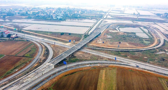 Sẽ hoàn thành hơn 410km đường bộ cao tốc Bắc-Nam trong năm 2023