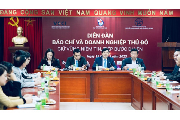 Diễn đàn báo chí và doanh nghiệp Thủ đô: Giữ vững niềm tin, tiếp bước đi lên