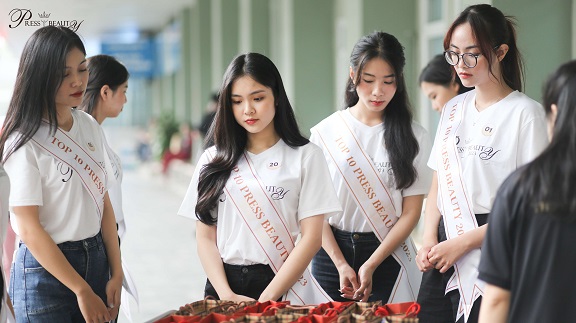 Top 10 Press Beauty 2023 so tài “cân não” trong phần thi Miss Báo chí