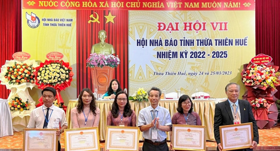 Nhà báo Nguyễn Thị Phương Nam làm Chủ tịch Hội Nhà báo tỉnh Thừa Thiên Huế